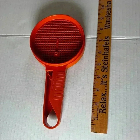 Vintage Tupperware #1689 Orange Sift-It Flour Powder Sugar Sifter Squeeze Handle - Picture 6 of 6